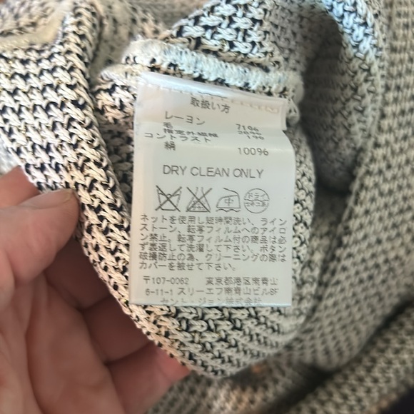 St. John knit skirt - Picture 6 of 8